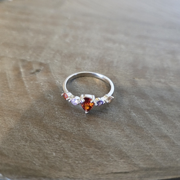 Elegant NWT Silver Tone Pear-Cut Red Gemstone Ring with CZ Accents, Size 9.5 - Picture 5 of 5